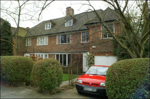 02 Milton Close
